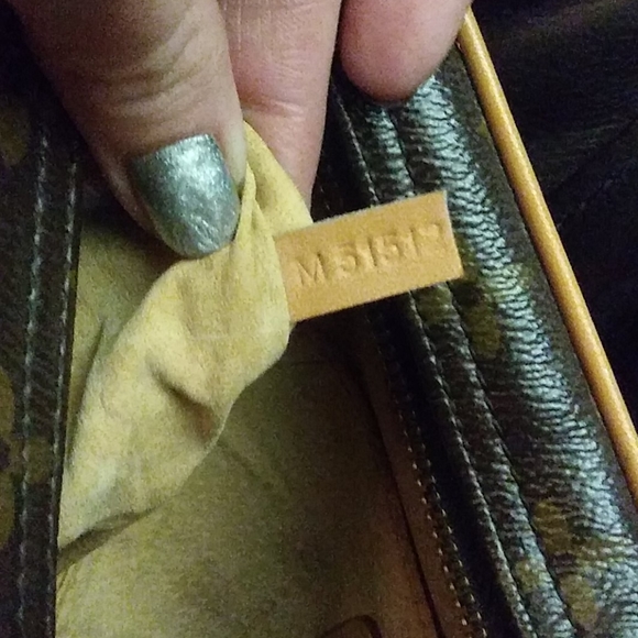 Louis vuitton purse - Picture 3 of 6